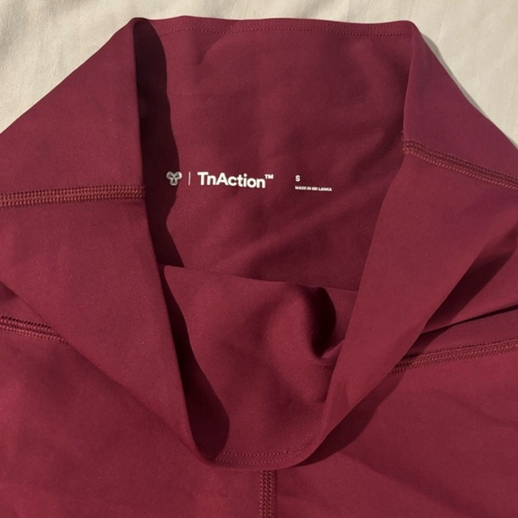 Aritiza TNA TnaGLOSS High Rise 7” Short Size S - Picture 3 of 4